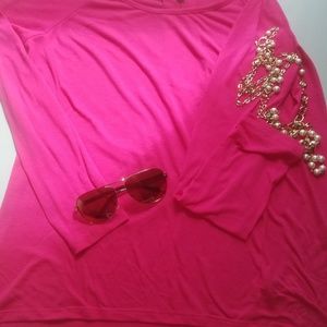 Long sleeve pink American eagle tshirt.